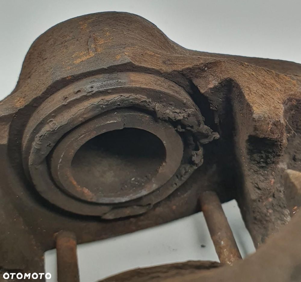 ZACISK HAMULCOWY LEWY TYŁ TYLNY MERCEDES W115 - 6