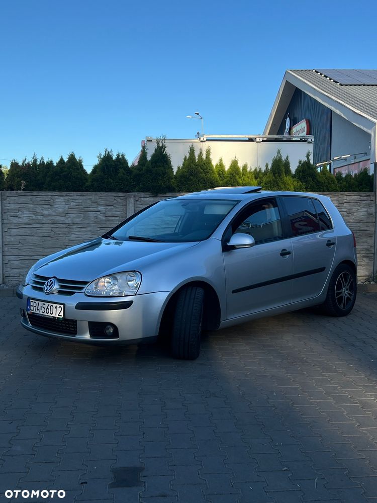 Volkswagen Golf 1.6 FSI Comfortline - 3