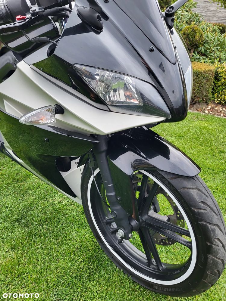 Yamaha YZF - 13
