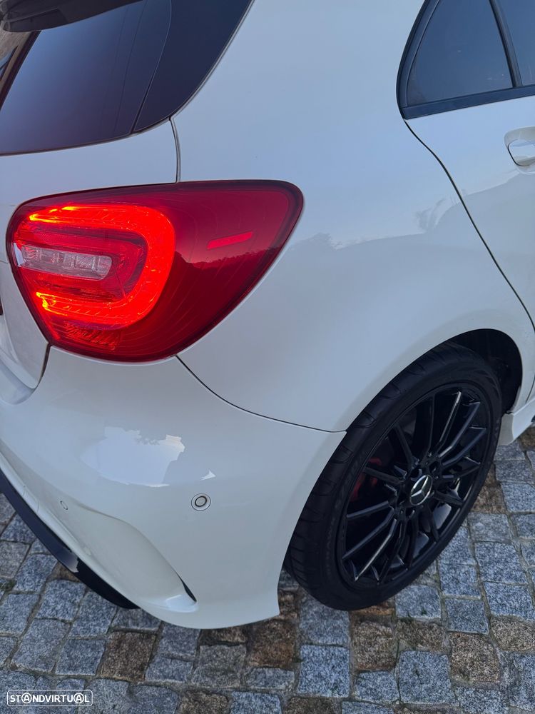 Mercedes-Benz A 180 d AMG Line - 36