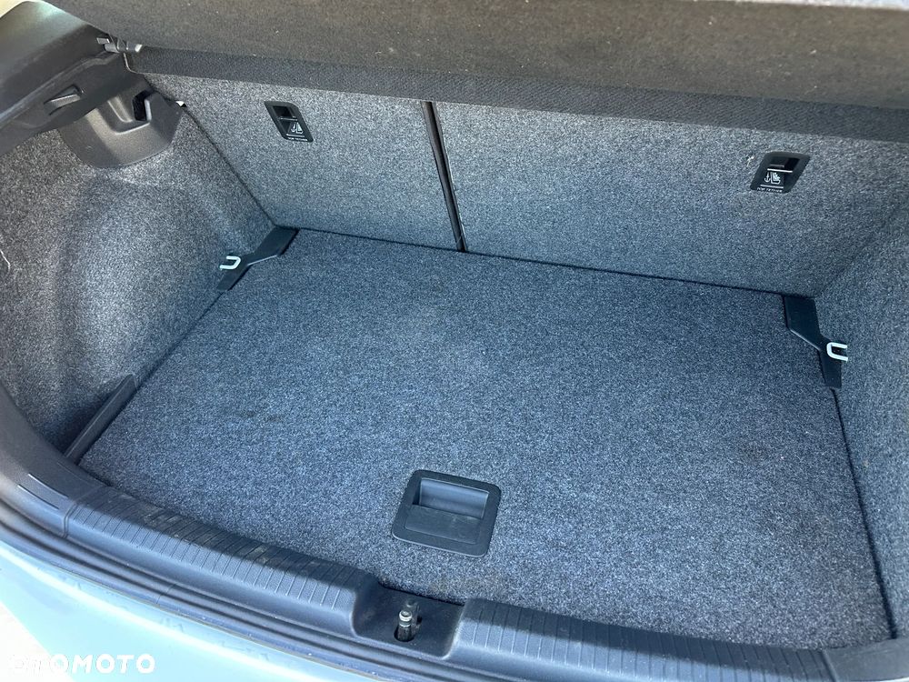 Volkswagen Polo - 29