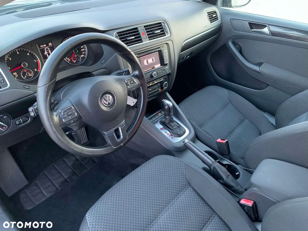 Volkswagen Jetta 1.6 TDI DSG Highline - 8