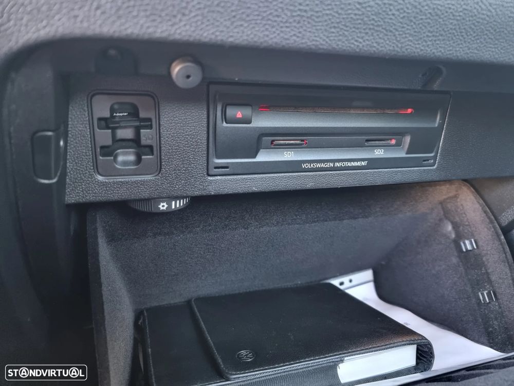 VW Passat Variant 2.0 TDI Confortline - 27