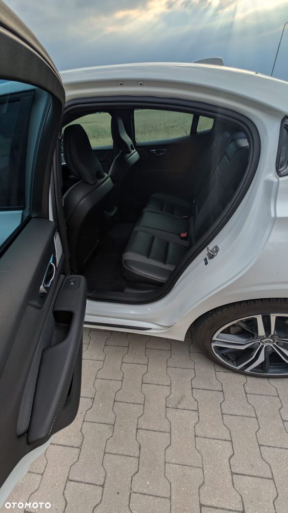 Volvo S60 T6 AWD R-Design - 26