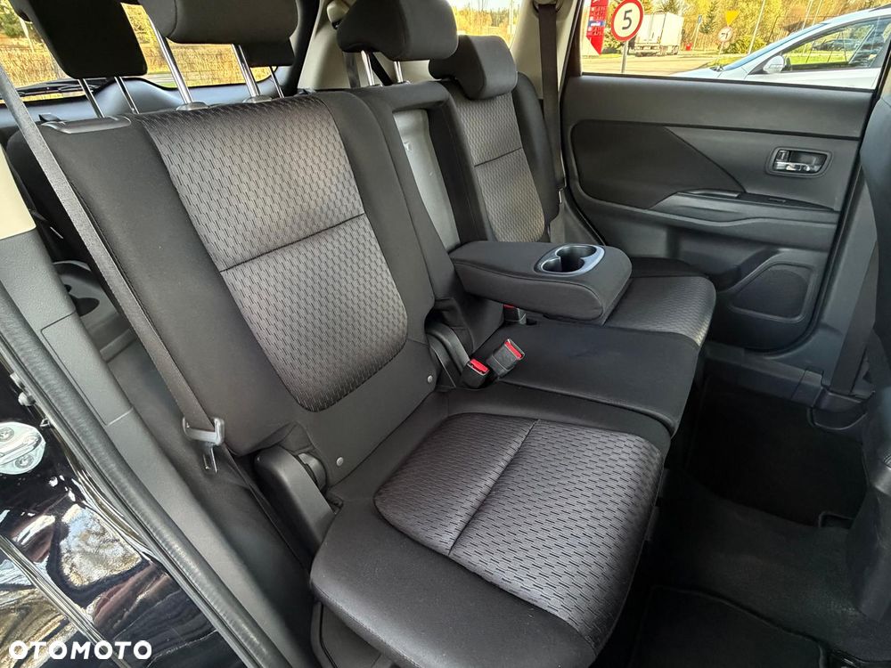 Mitsubishi Outlander 2.2 DI-D 4WD Top - 15