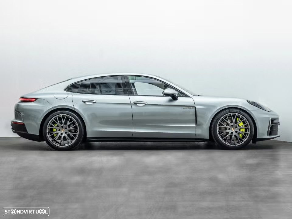 Porsche Panamera 4 E-Hybrid - 3