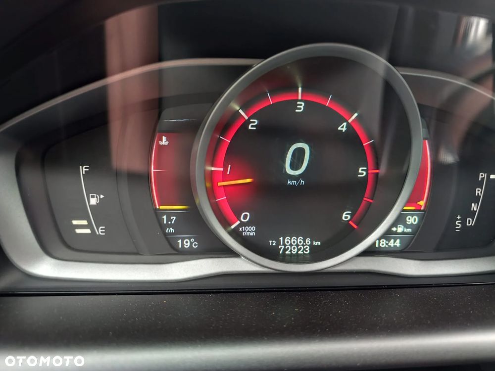 Volvo XC 60 D4 AWD Geartronic Ocean Race - 36