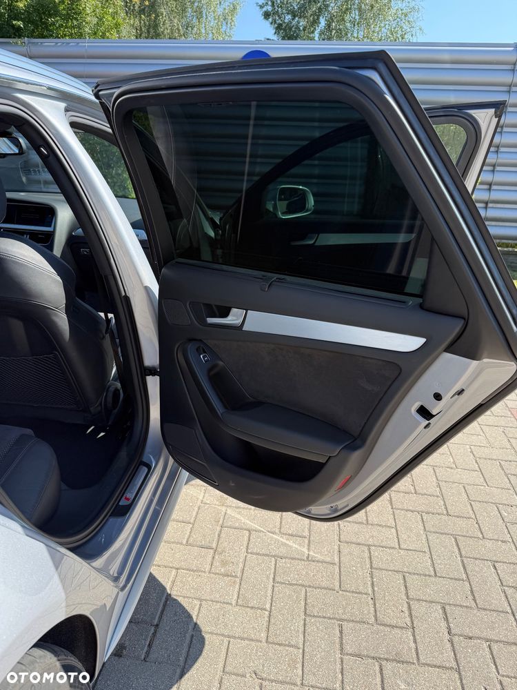 Audi A4 Avant 2.0 TDI DPF quattro S tronic S line Sportpaket - 23