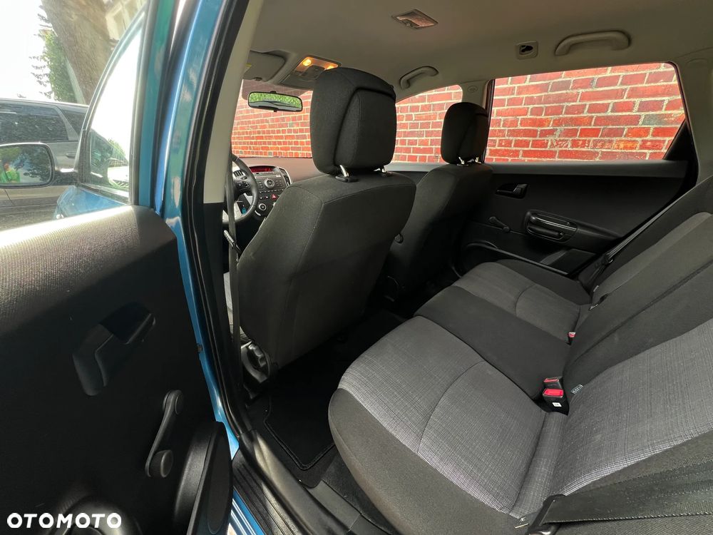 Kia Ceed - 11