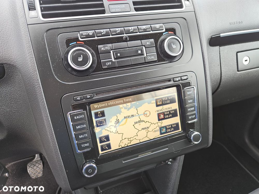 Volkswagen Touran 2.0 TDI DPF BlueMotion Technology Highline - 24