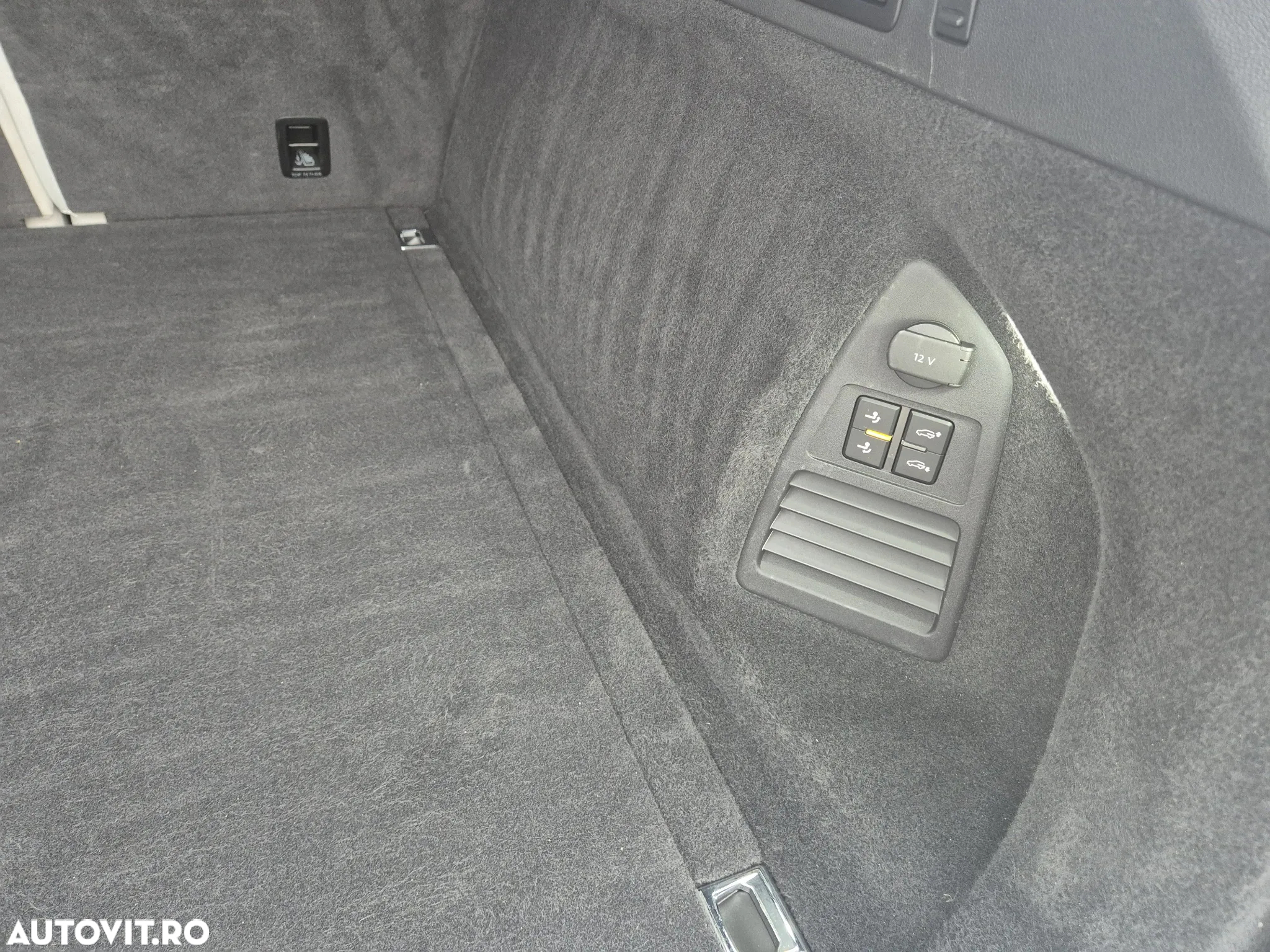 Volkswagen Touareg - 31