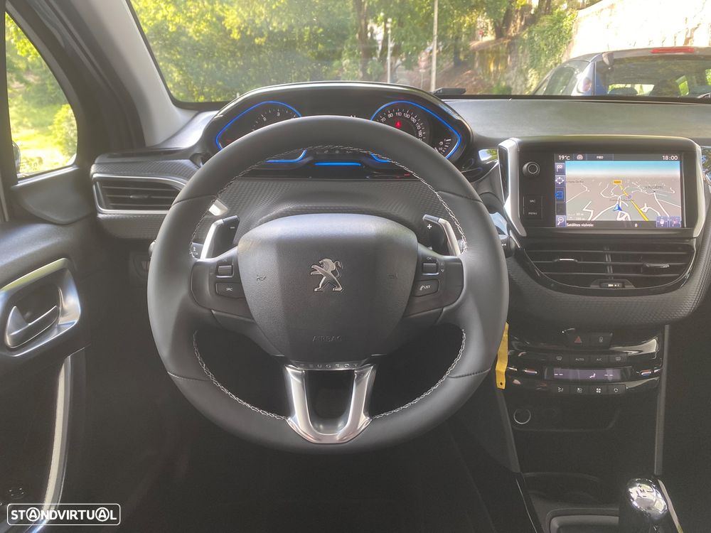 Peugeot 2008 1.6 e-HDi Allure 2-Tronic - 15