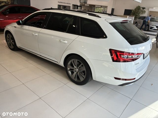 Skoda Superb 2.0 TSI Sportline DSG - 4