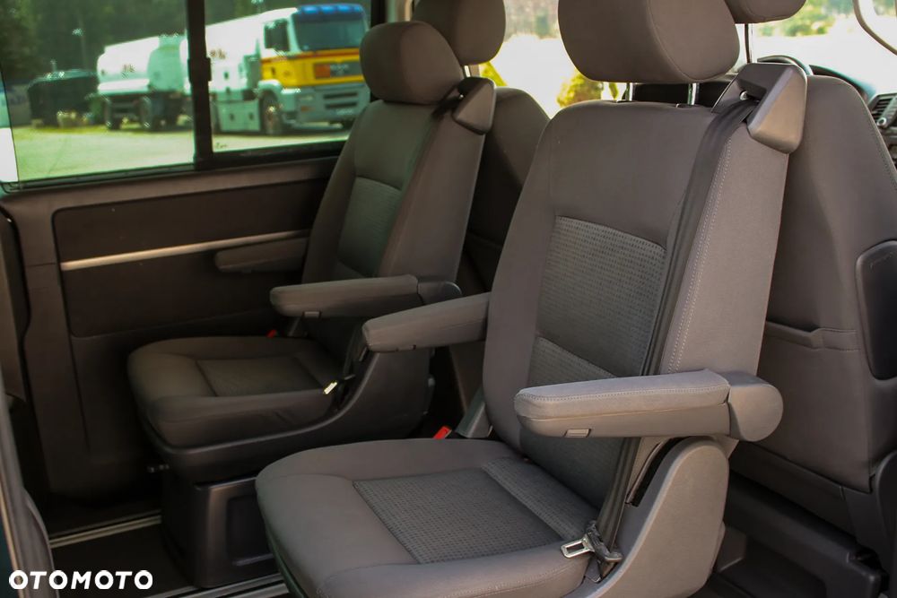 Volkswagen Multivan - 25