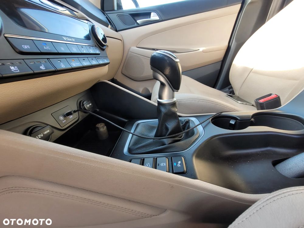 Hyundai Tucson 2.0 CRDI BlueDrive GO Plus 2WD - 18