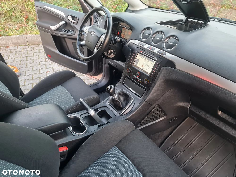 Ford S-Max - 38