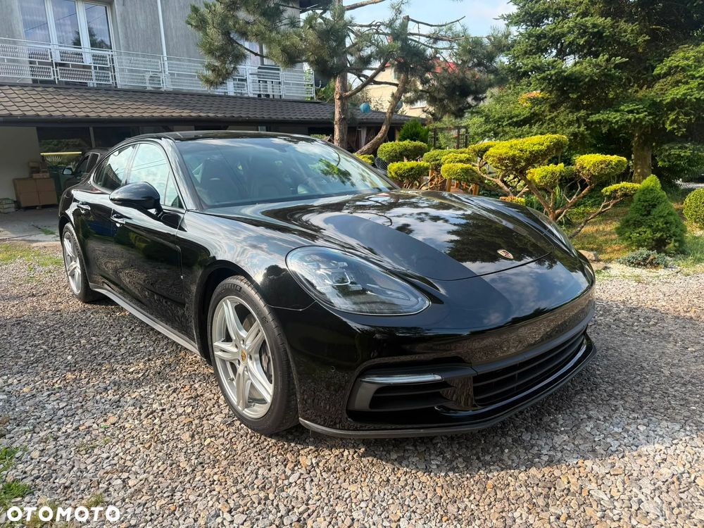 Porsche Panamera - 1