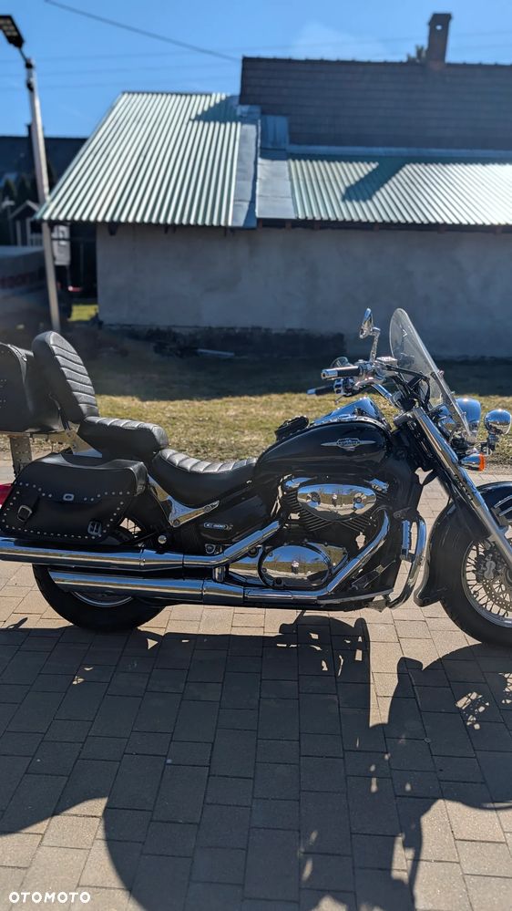Suzuki Intruder - 4