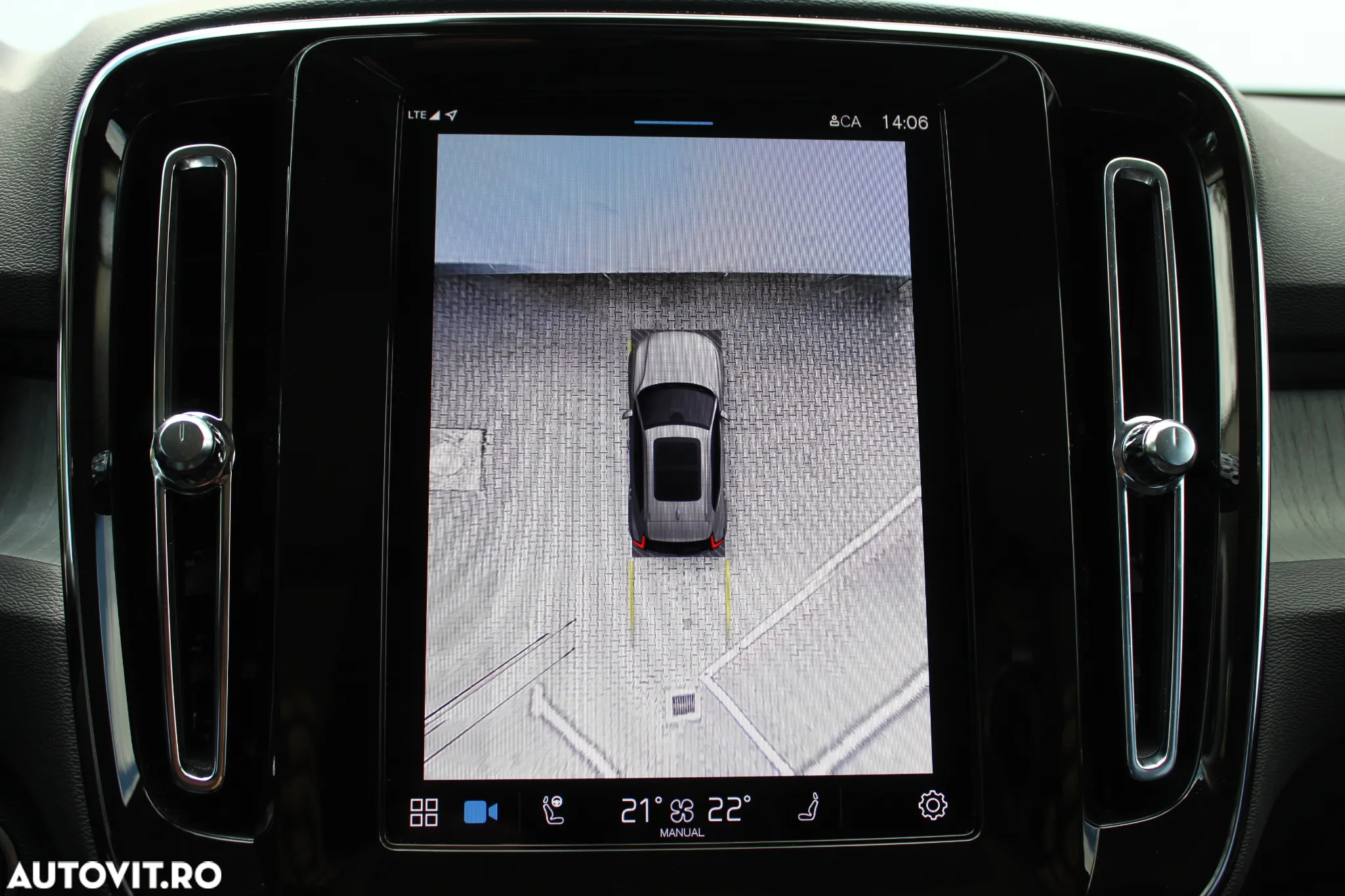 Volvo XC 40 B3 AT FWD MHEV Plus Dark - 22