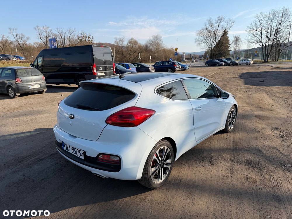 Kia ProCeed - 12