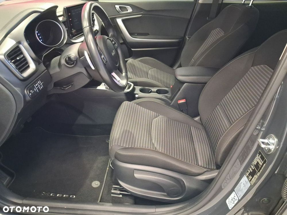 Kia XCeed - 13
