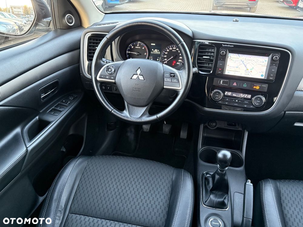 Mitsubishi Outlander 2.2 DID Intense + - 12
