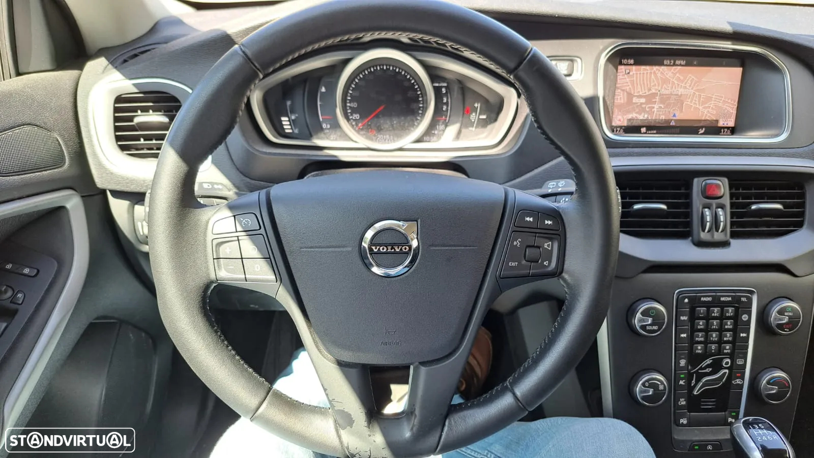Volvo V40 2.0 D2 Momentum - 26