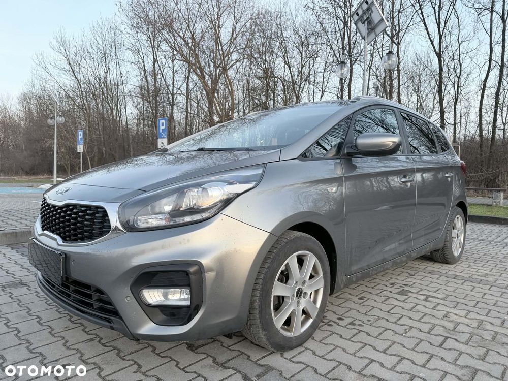Kia Carens - 21