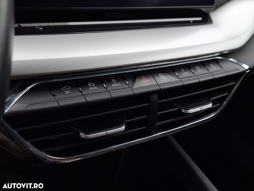 Skoda Octavia 2.0 TDI DSG Style - 33