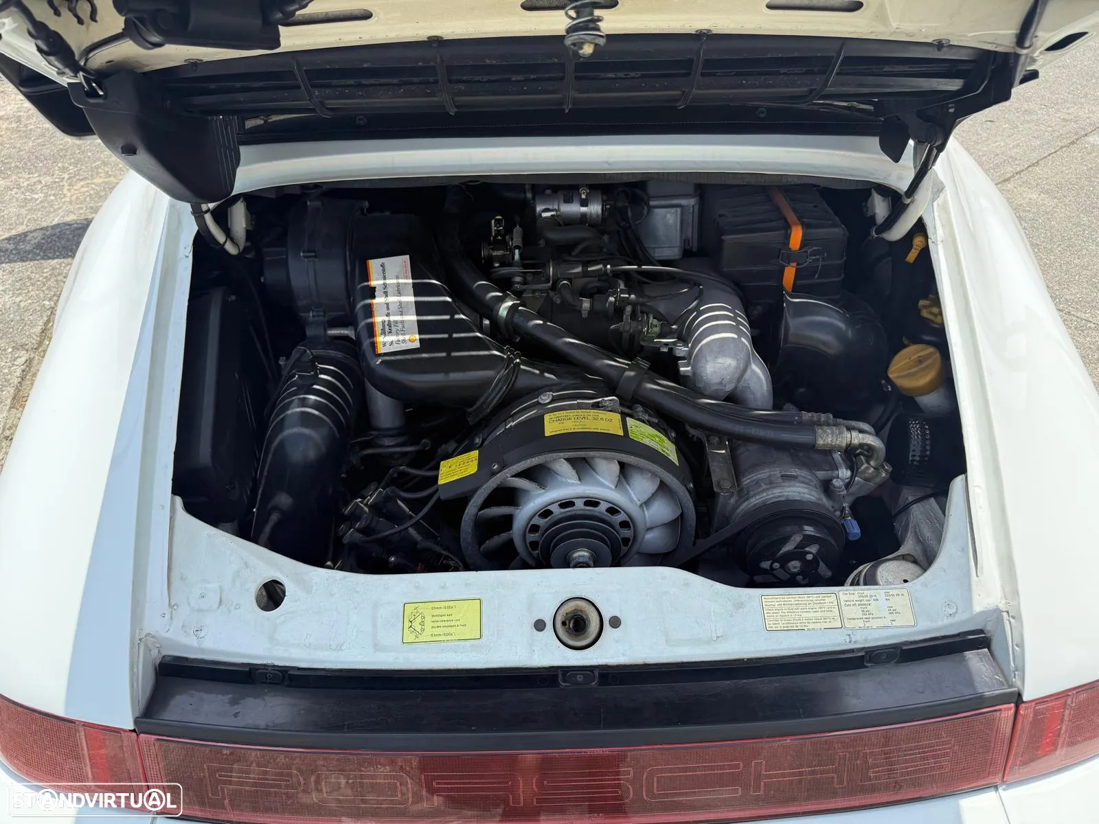 Porsche 911 (964) Cabriolet 3.6 Carrera 2 - 12
