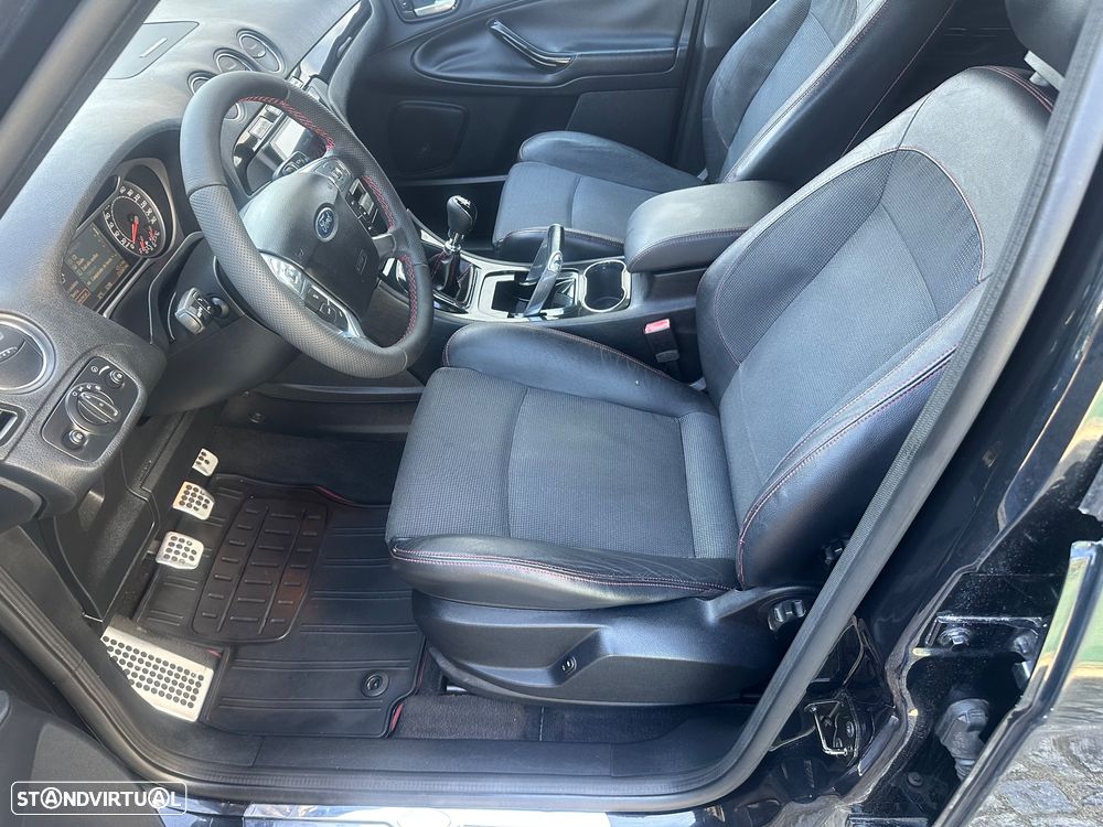 Ford S-Max 2.2 TDCi Titanium 7L - 29