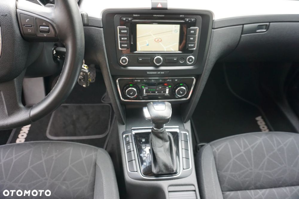 Skoda Superb 2.0 TDI DSG FAMILY - 34