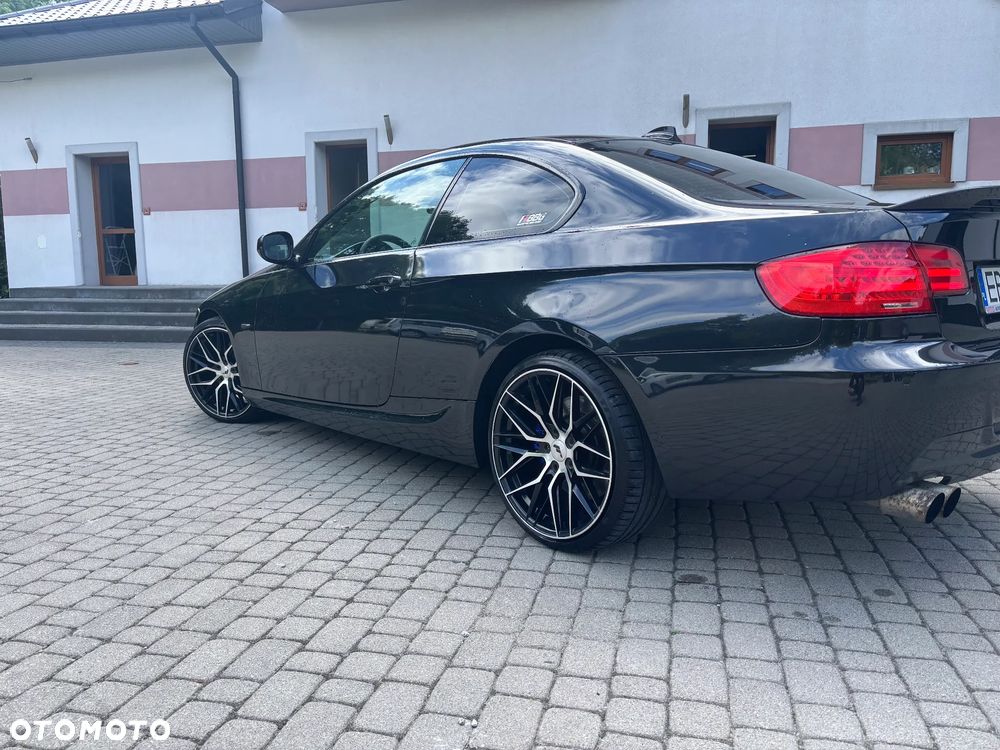BMW Seria 3 325d - 4