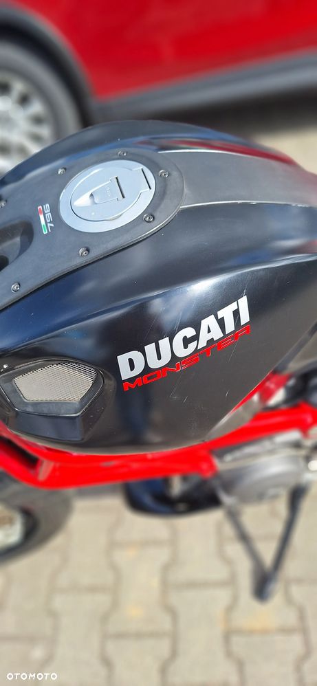 Ducati Monster - 11