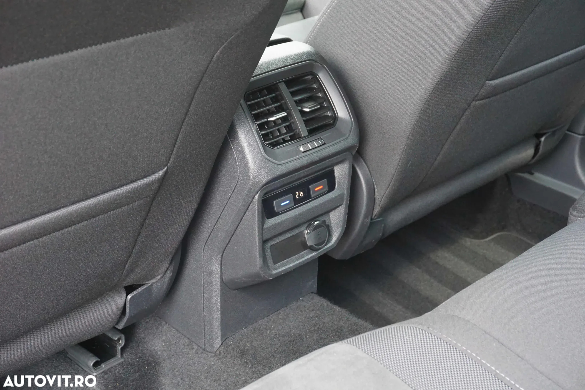 Volkswagen Tiguan - 25