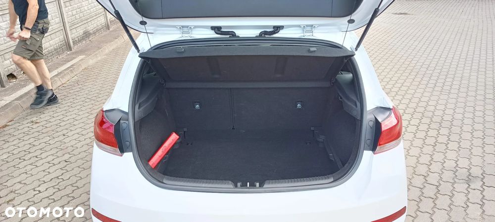 Hyundai i30 1.5 DPI Modern - 9