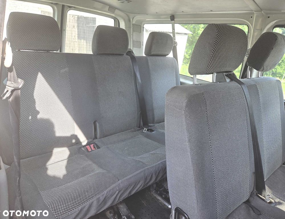 Volkswagen Transporter - 7