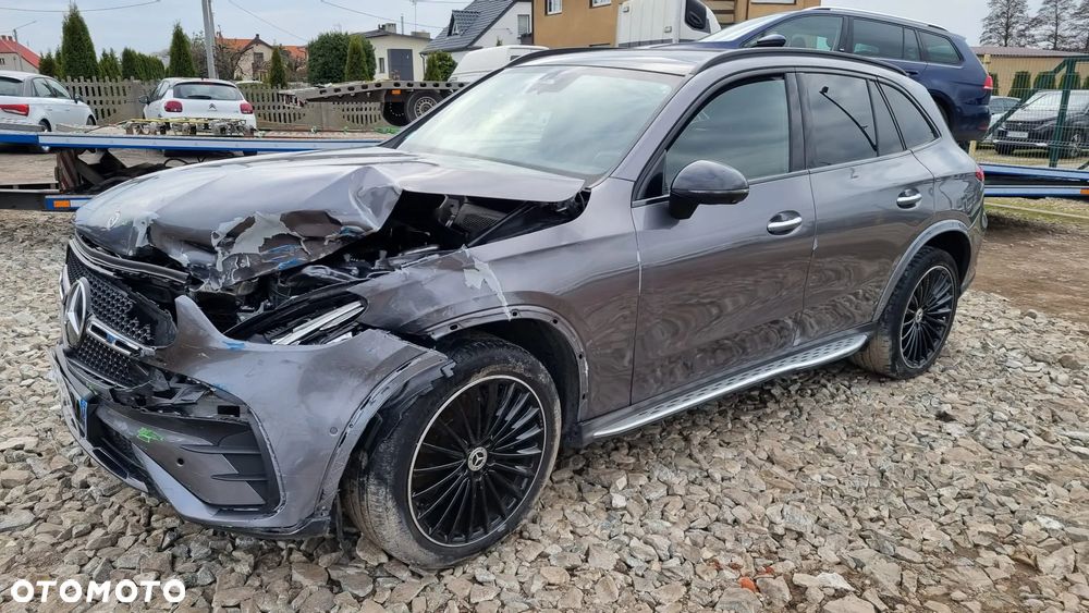 Mercedes-Benz GLC 220 d 4Matic 9G-TRONIC AMG Line Advanced - 8