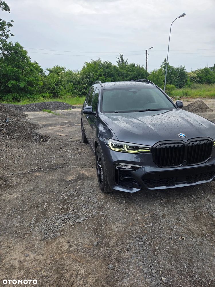 BMW X7 M50i - 3