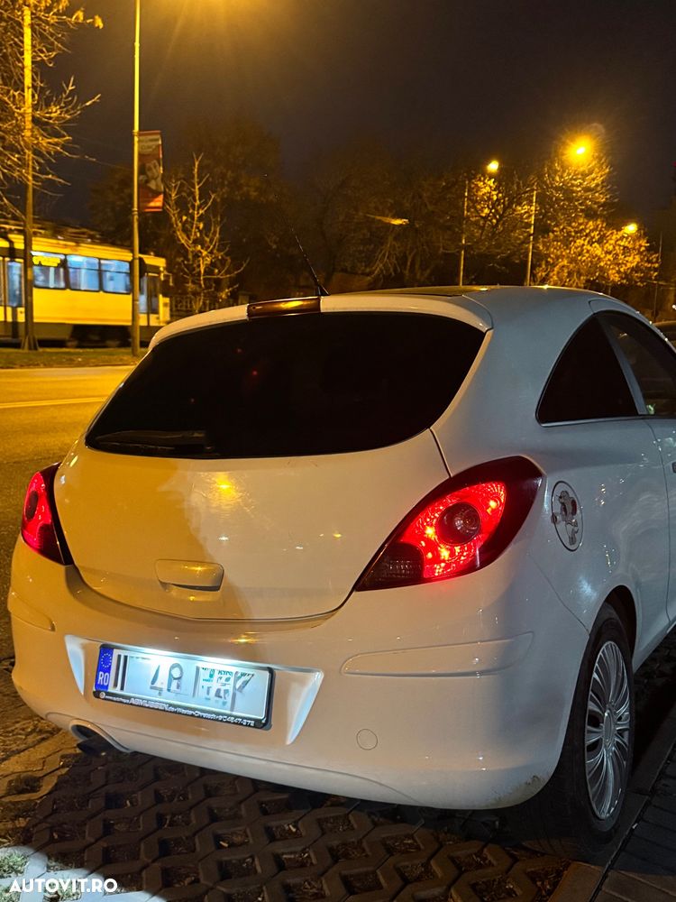 Opel Corsa 1.4i Cosmo - 10