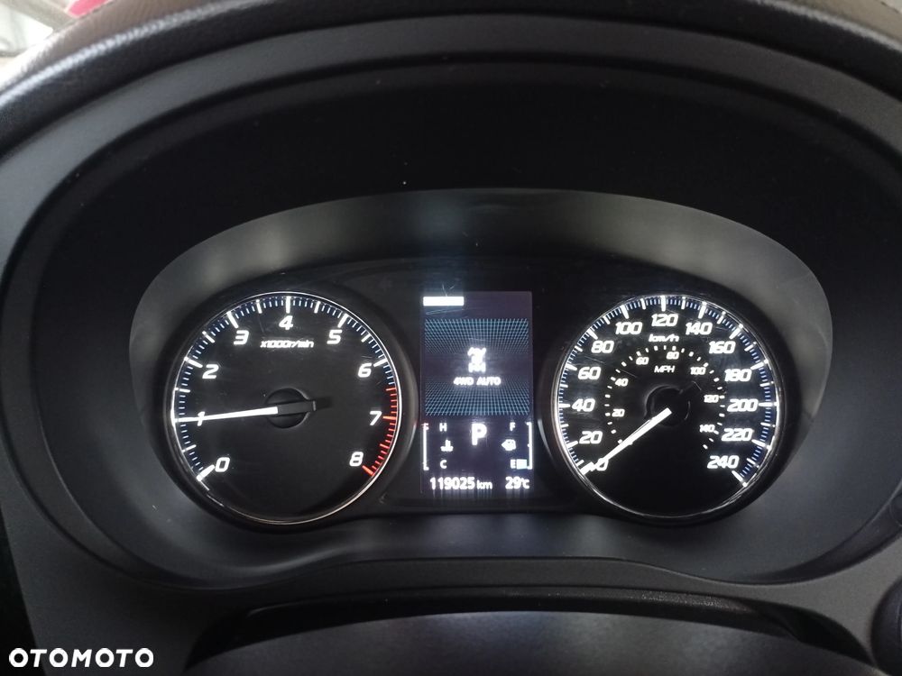 Mitsubishi Outlander - 26