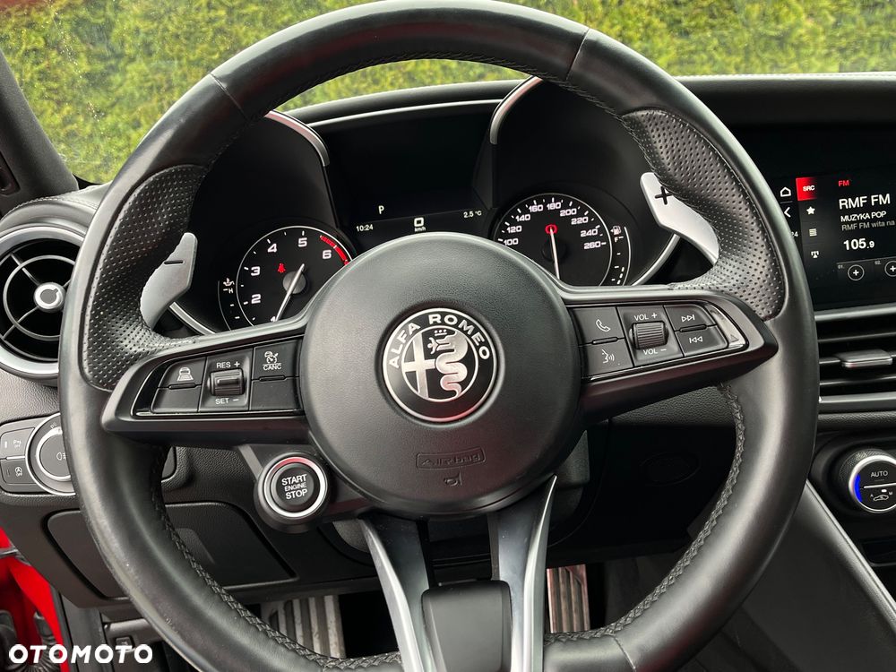 Alfa Romeo Giulia 2.0 Turbo Veloce TI Q4 - 24