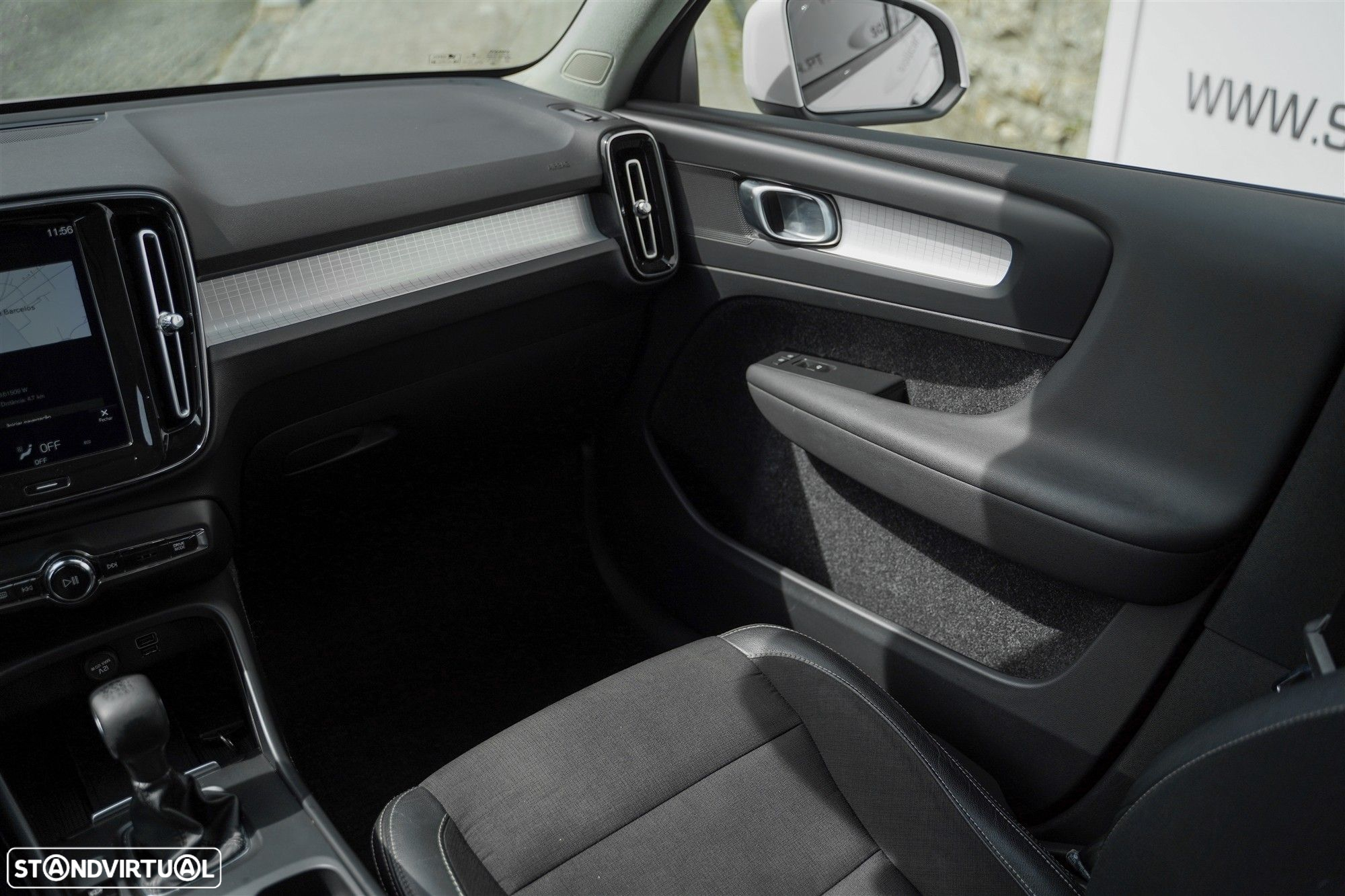 Volvo XC 40 2.0 D3 Momentum - 24