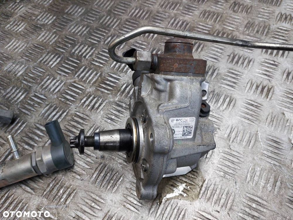 POMPA WTRYSKOWA WTRYSKIWACZE KOMPLET BMW F11 2.0 D N47 0445010517 7810702 - 2