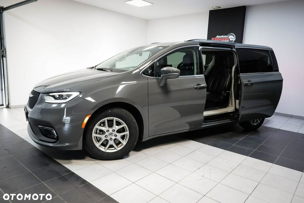 Chrysler Pacifica - 7