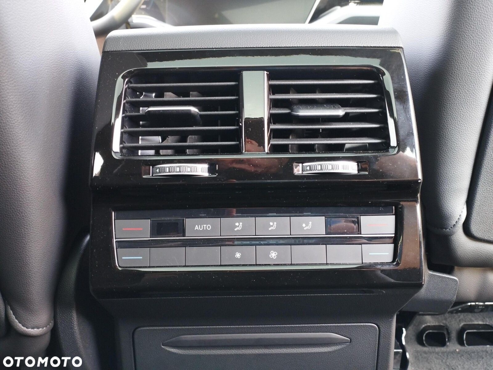Volkswagen Touareg - 23