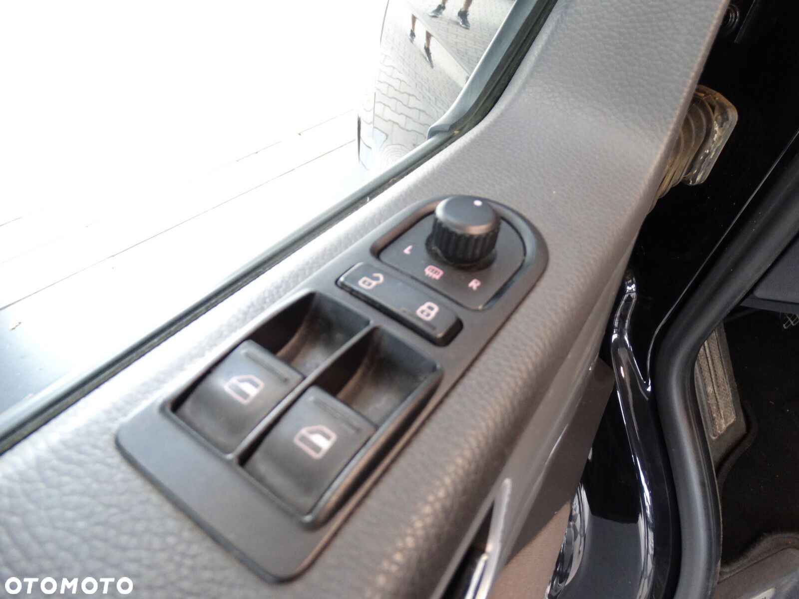 Volkswagen Multivan - 13