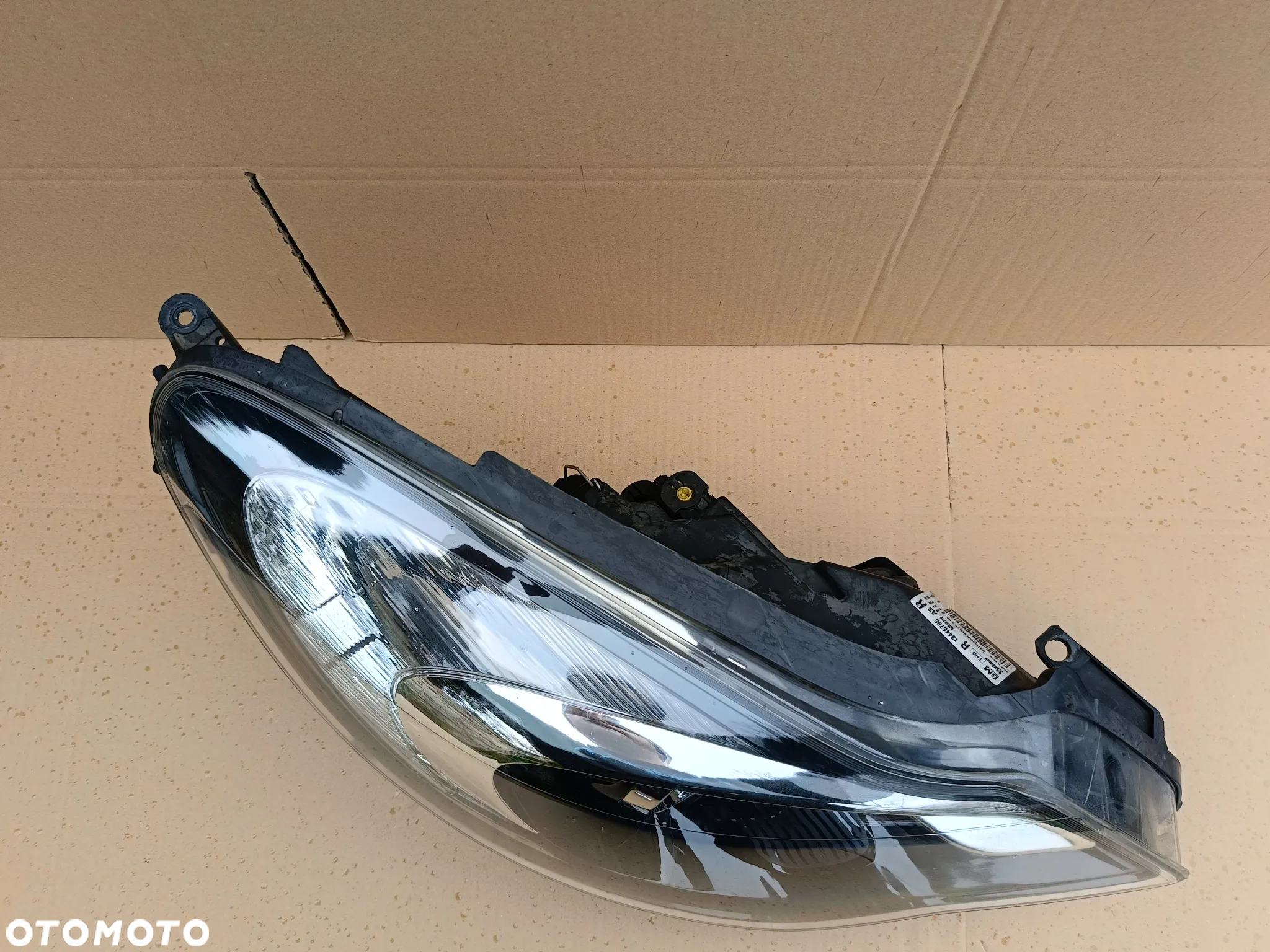 Lampa przednia prawa Opel Corsa D lift soczewka 13446796 reflektor - 2