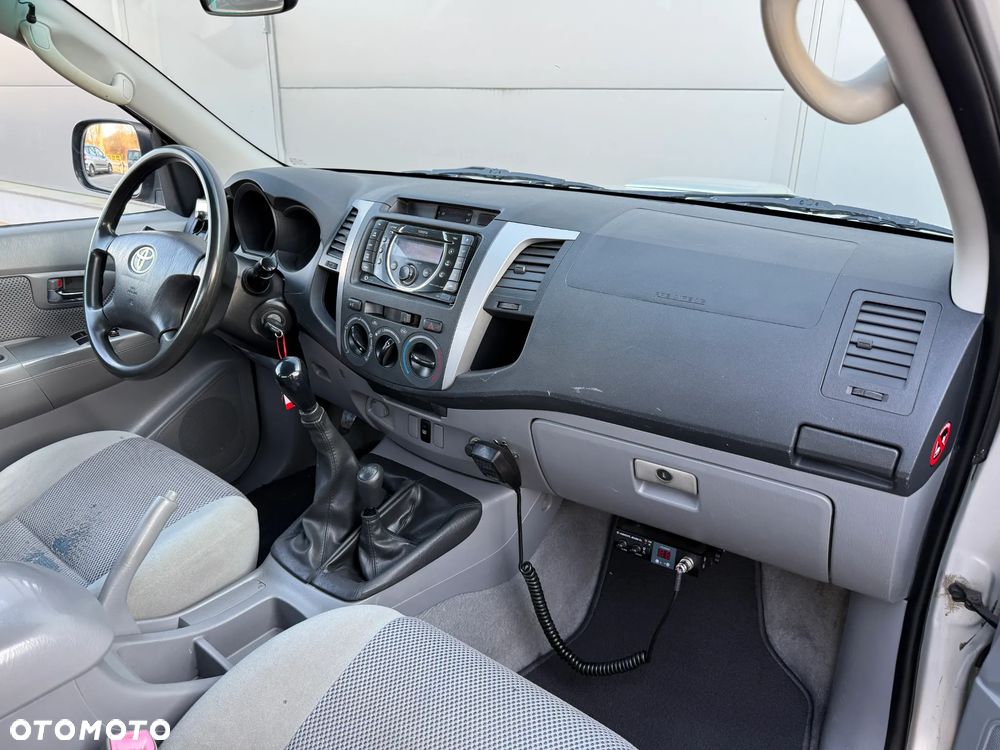 Toyota Hilux - 17