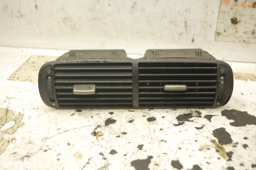 KRATKA NAWIEWU ŚRODKOWA 8L0820951 AUDI A3 8L SEAT TOLEDO II LEON I - 7